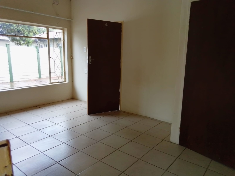 To Let 1 Bedroom Property for Rent in Oos Einde North West
